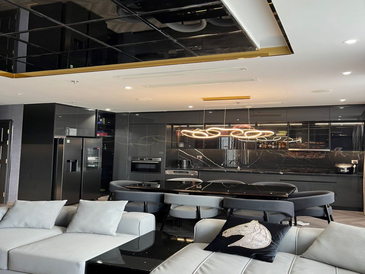 Bán căn hộ Golden River Bason 3 Phòng Ngủ OT 121m2